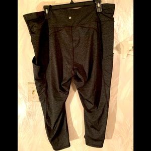 Capris fitted with pockets from Xersion.